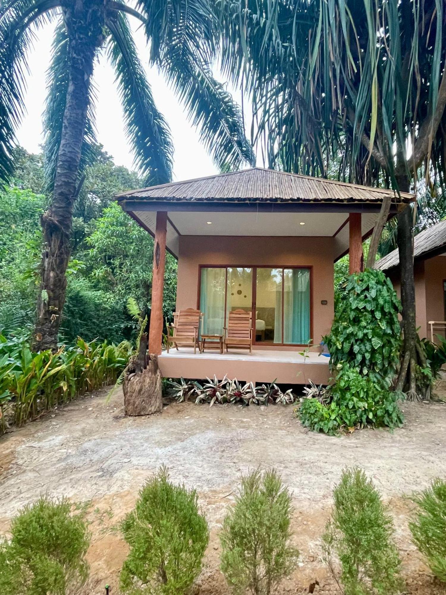 Sunny Cove Beach Resort Koh Phayam Ranong Exterior foto